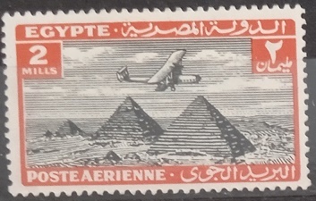 Egypt - pyramidy a letadlo